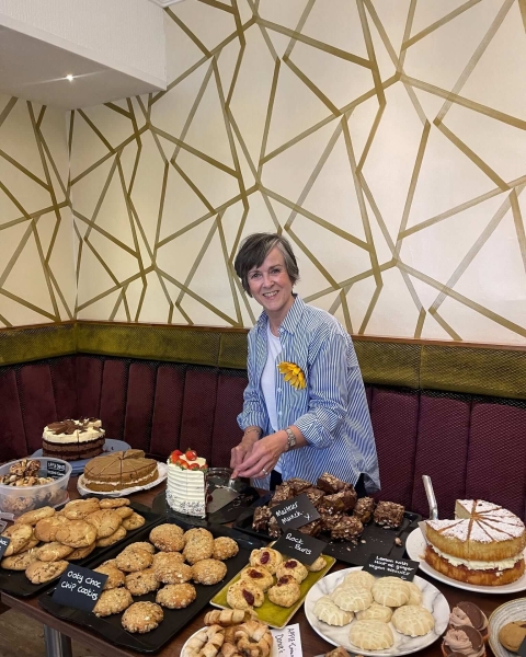 caroline-cake-stall