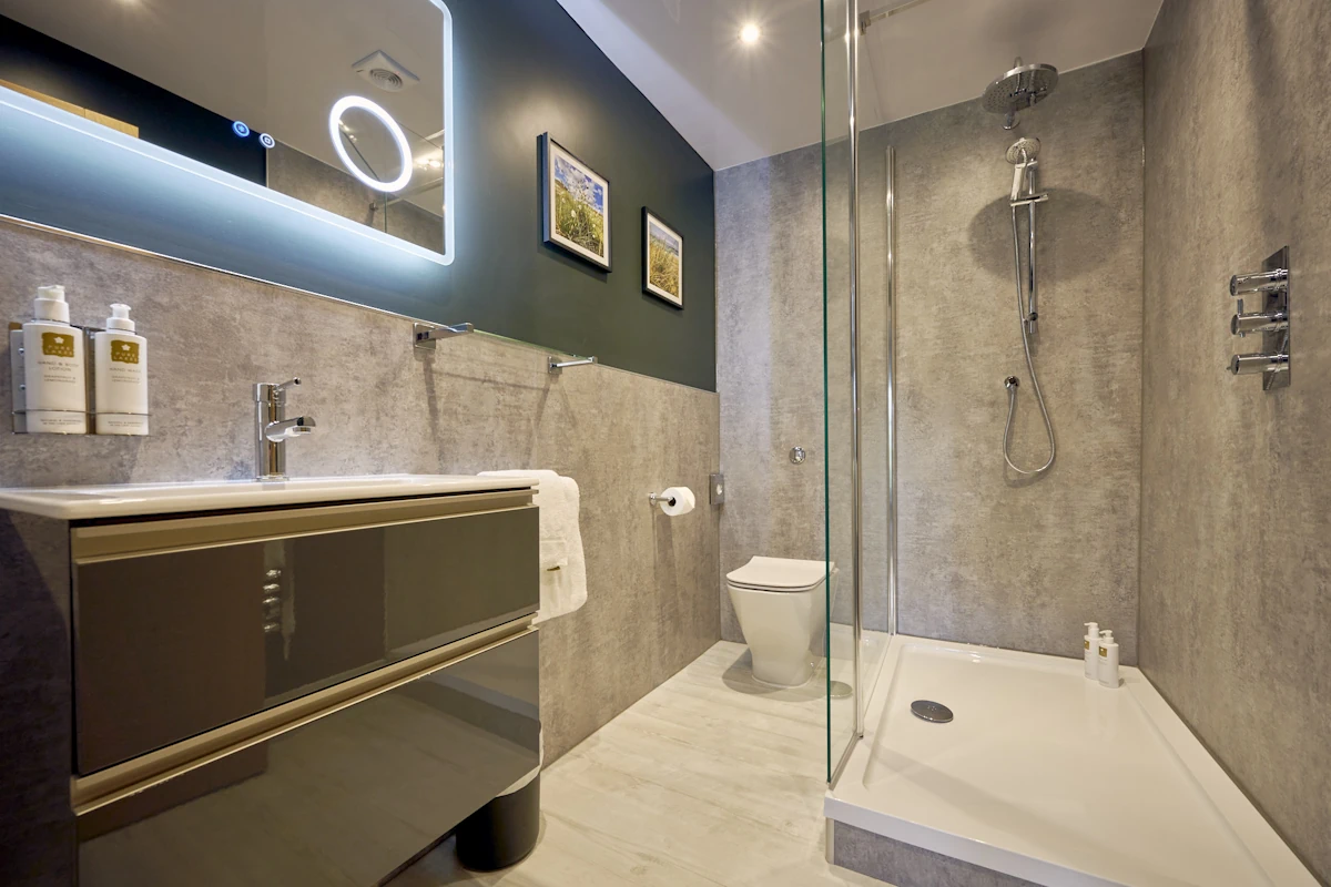En suite shower room